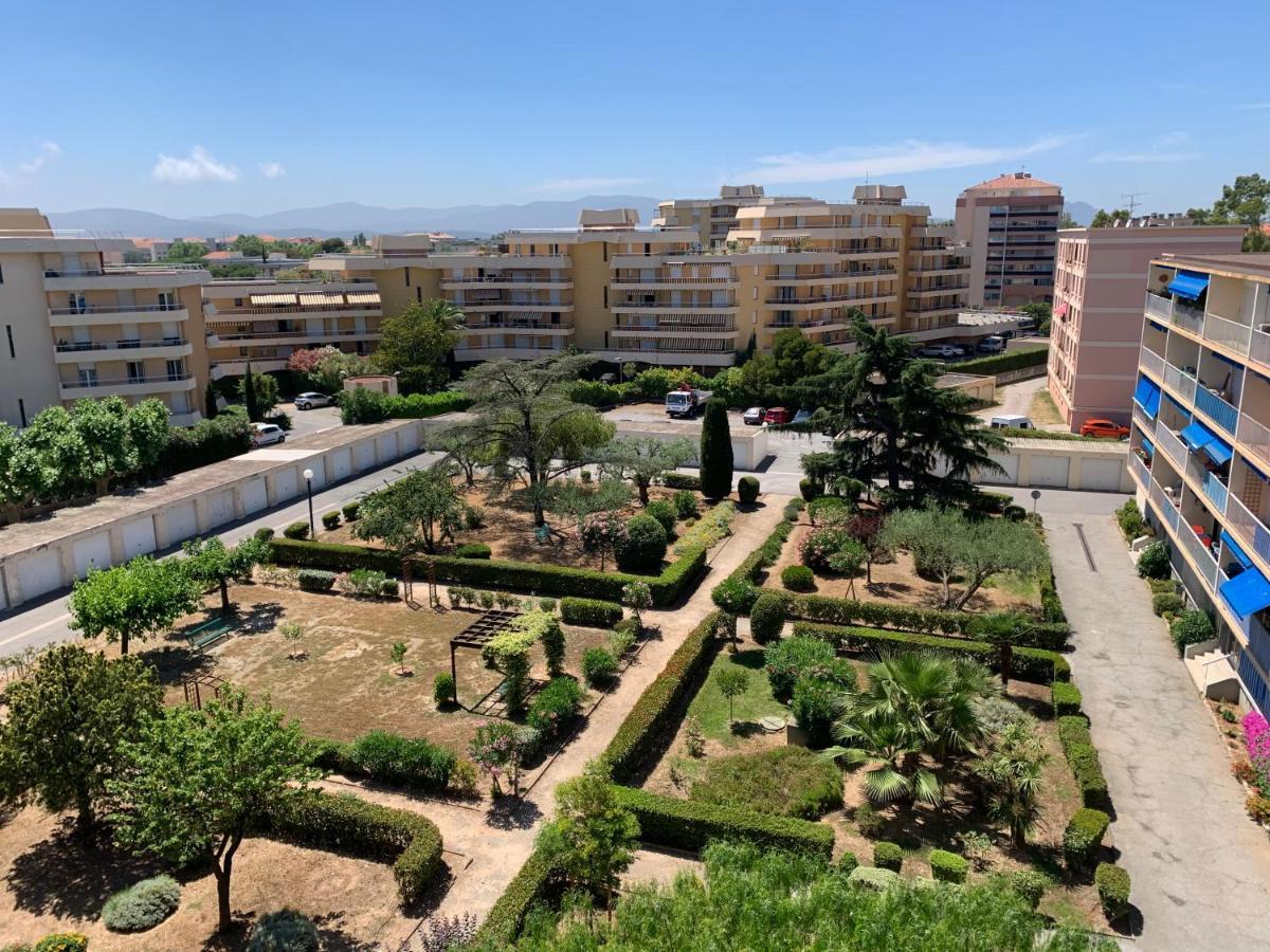 L'Appart Frejus Plage Esterno foto